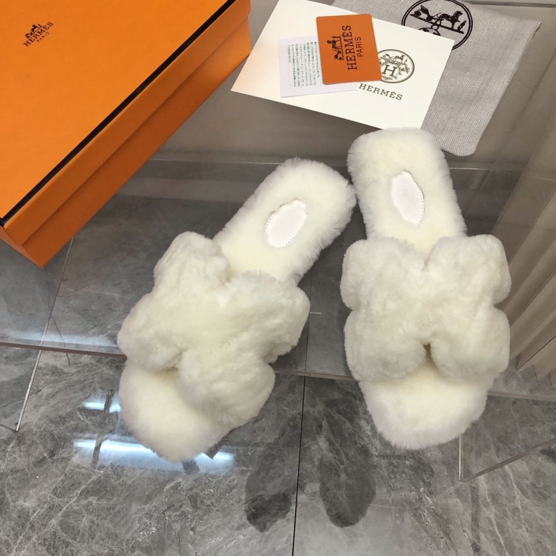 H**mes slippers